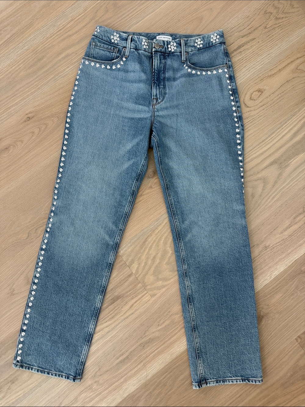 Good American Good Icon Straight Studded Jeans Light Wash 10/30